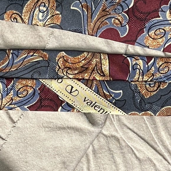 Vintage 80s Designer Valentino Silk Tie - Picture 3 of 5